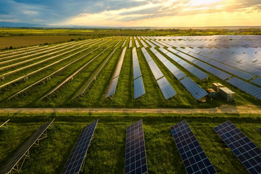 خرید تضمینی برق تجدیدپذیر بر اساس ماده ۶۱؛ فرصتی مطمئن برای سرمایه‌گذاری در نیروگاه‌های خورشیدی